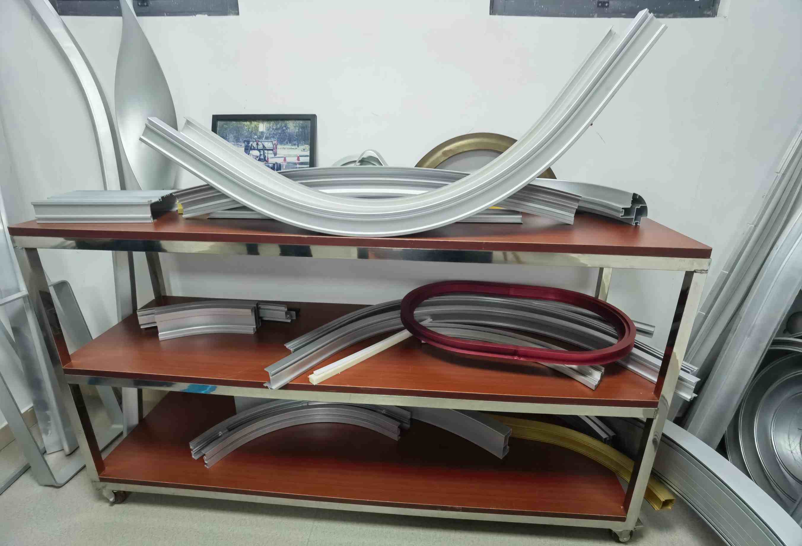 curved aluminum profile