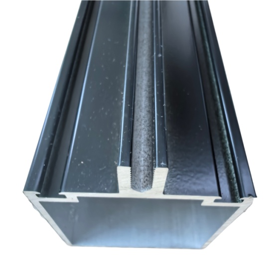 Insulated aluminum window frame cross-section showing the outer frame, sash, thermal break strips, glazing bead, and triple EPDM gasket positions Insulated aluminum window frame cross-section showing the outer frame, sash, thermal break strips, glazing bead, and triple EPDM gasket positions